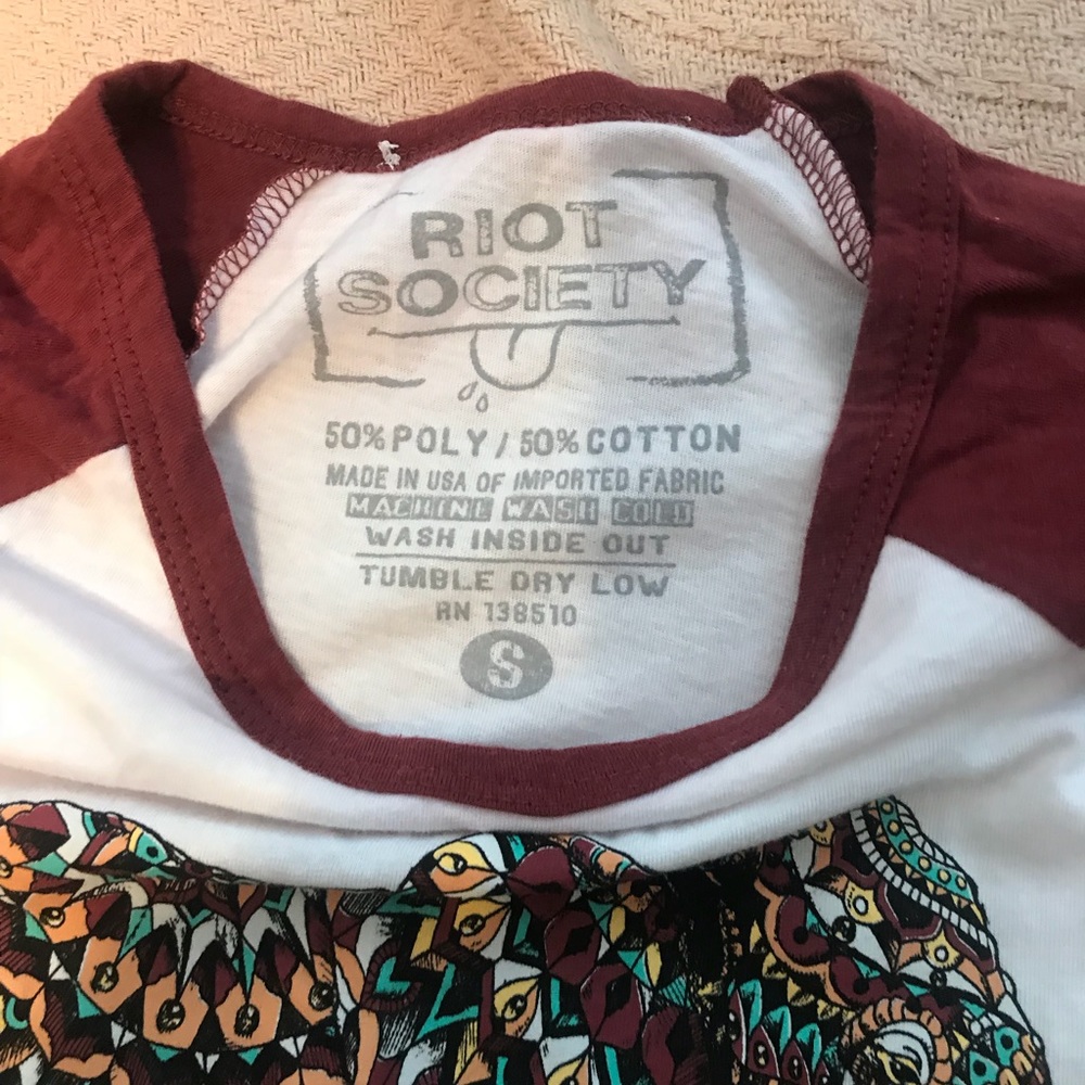 SOLD  3/4 sleeve tee Elephant Print <PacSun> - Picture 3 of 4